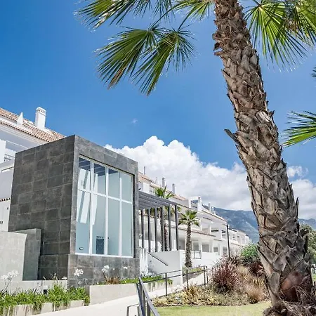 Lovley Close To Centro Plaza With Gated Community ,lr 1 Apartment Marbella