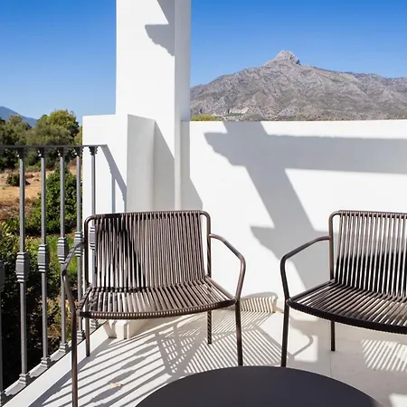 Lovley Close To Centro Plaza With Gated Community ,lr 1 Apartment Marbella