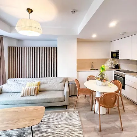 Apartment Lovley Close To Centro Plaza With Gated Community ,lr 1 *